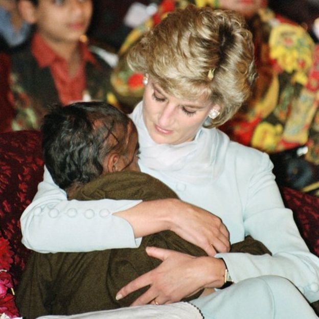 Diana, Princess of Wales, on a visit to a hospital in Lahore in 1996