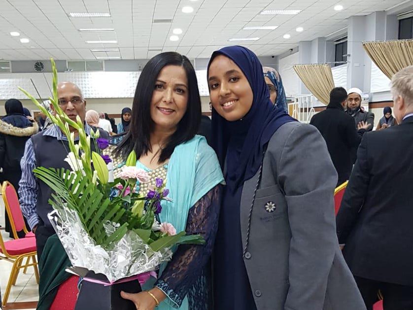  Yasmin Qureshi MP @YasminQureshiMP · Nov 22, 2018 I've had a wonderful time at the #Bolton Muslim Girls' School awards evening. The students and staff can be proud of their outstanding achievements, with exam results above the national average. #GCSE