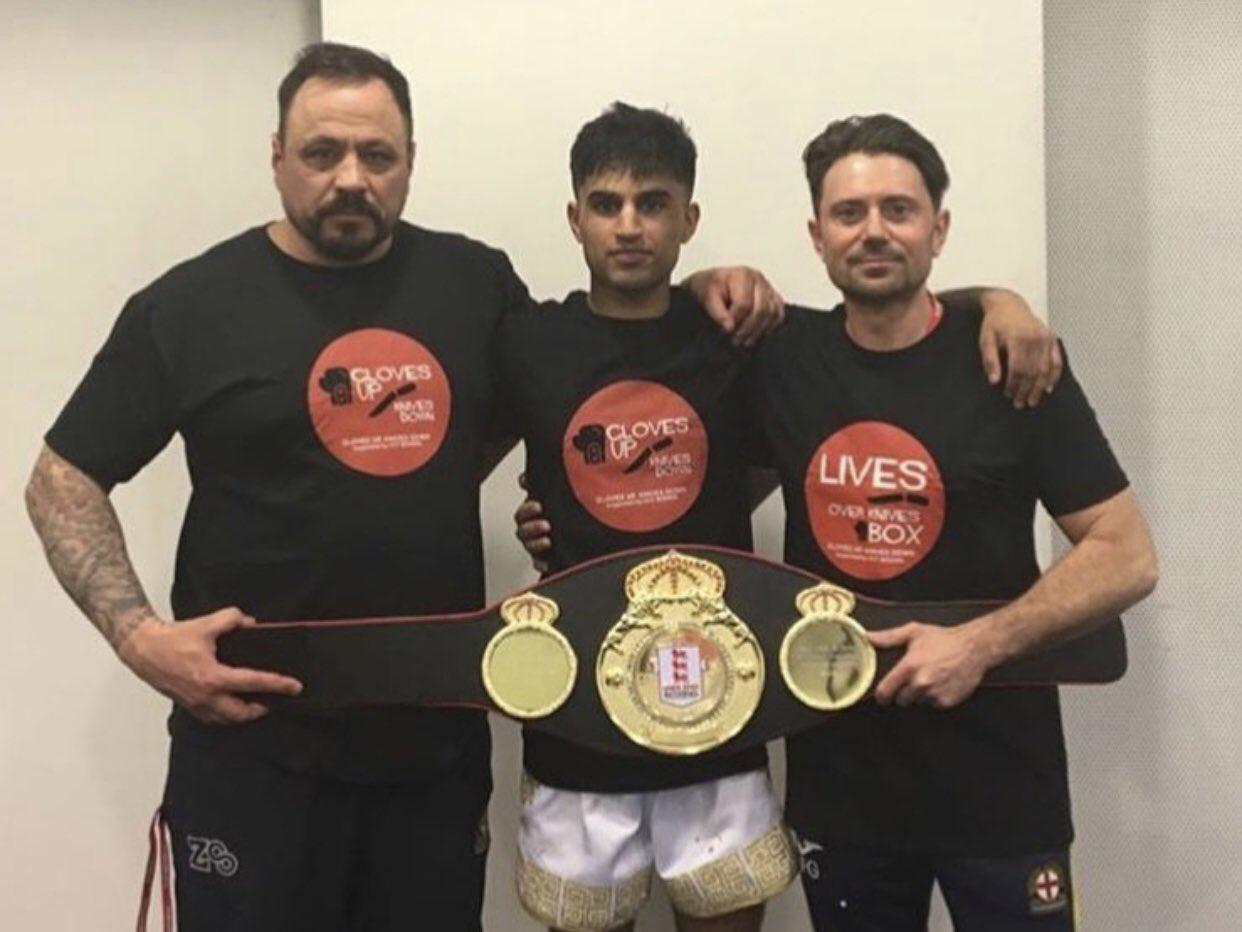 British Pakistani Boxer Hamza Mehmood made history by becoming the first British boxer of Pakistani origin to win back to back Elite National Championships.